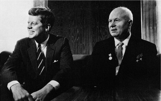 John F. Kennedy ja Nikita Hruštšov Wienin tapaamisessa vuonna 1961